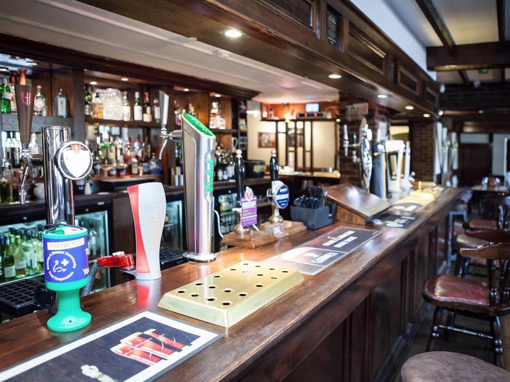 The Crewe Arms Hotel Bagian luar foto