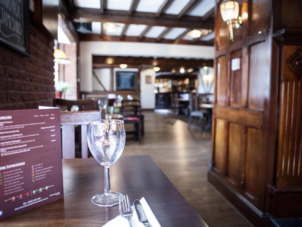The Crewe Arms Hotel Bagian luar foto