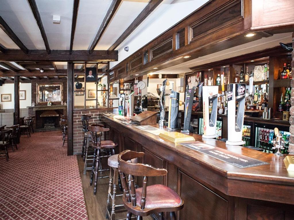 The Crewe Arms Hotel Bagian luar foto
